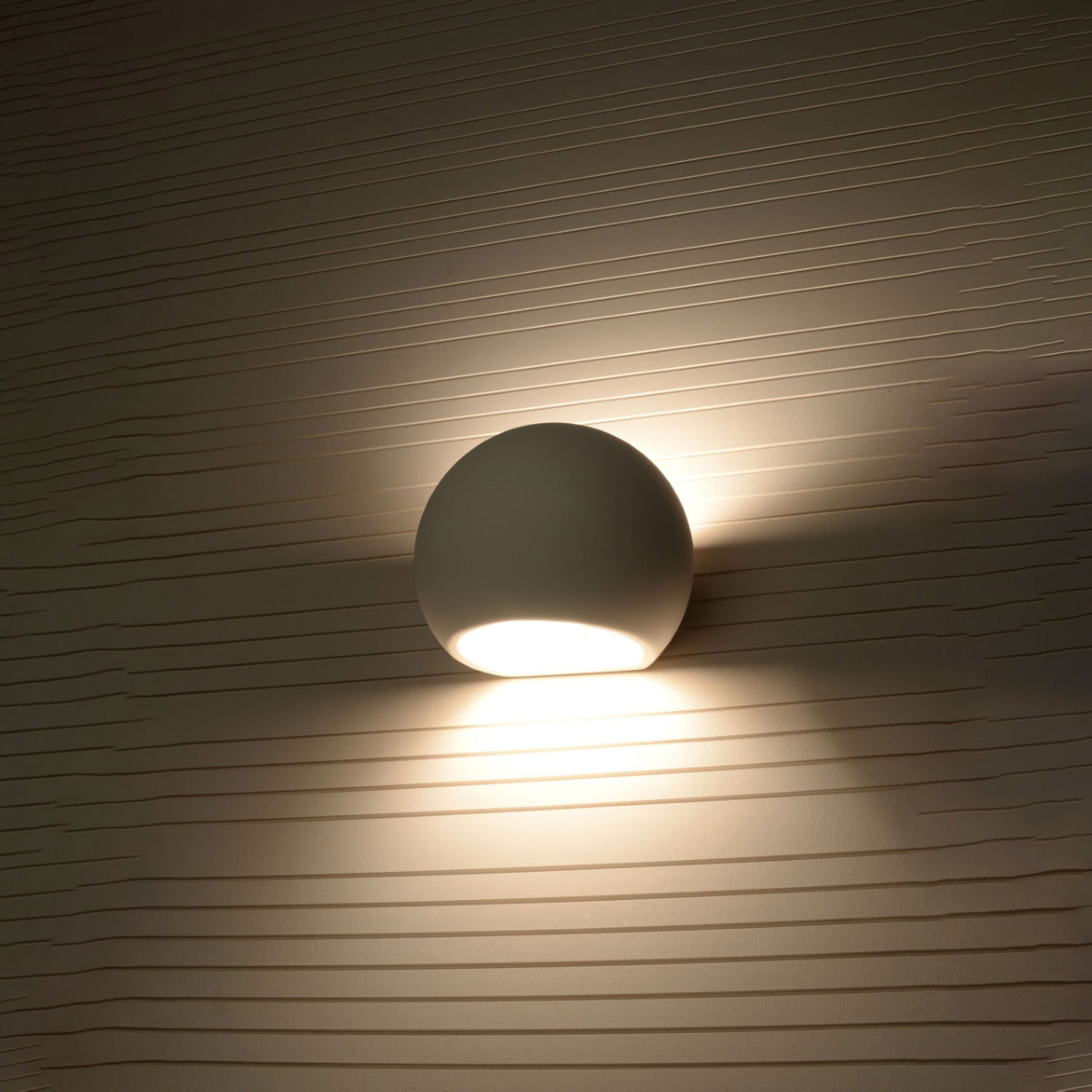 wandlamp-keramiek-globe
