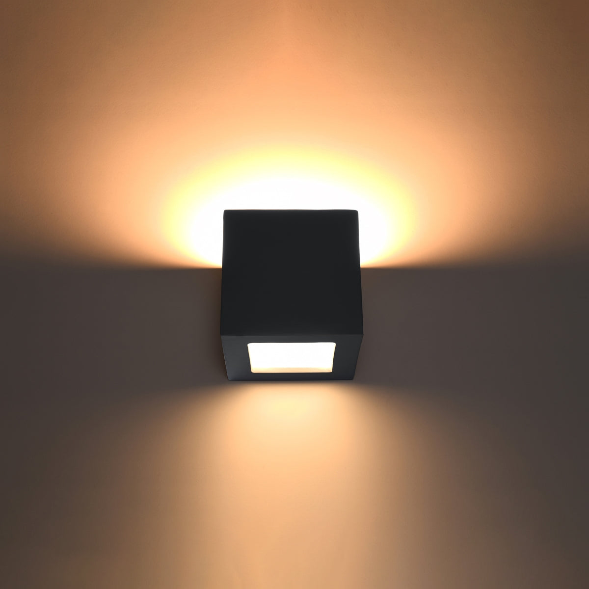 wandlamp-keramiek-leo-zwart
