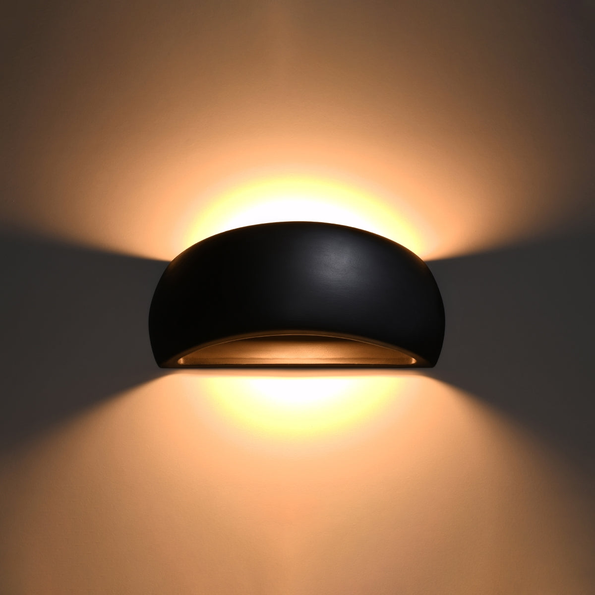 wandlamp-keramiek-pontius-zwart