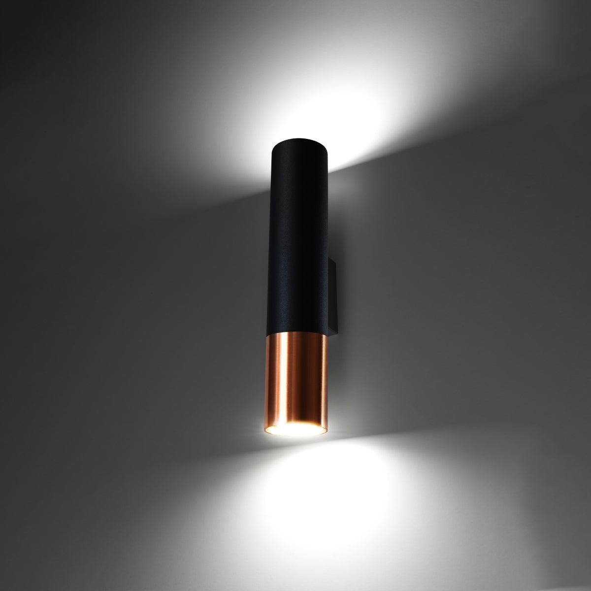 wandlamp-loopez-zwart-koper