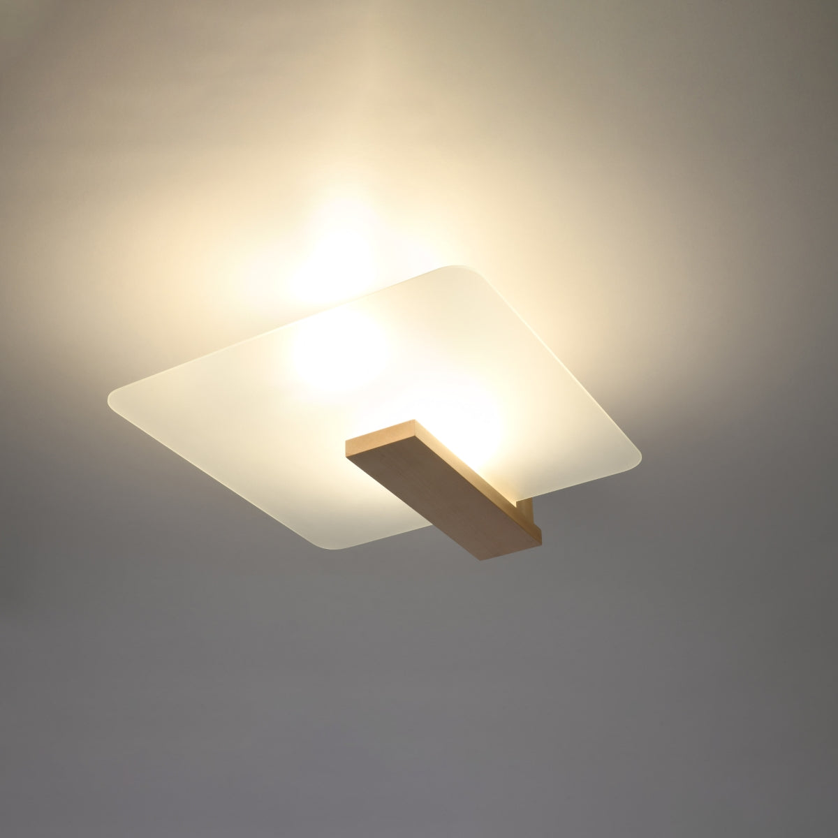 plafondlamp-lappo-natuurlijk-hout